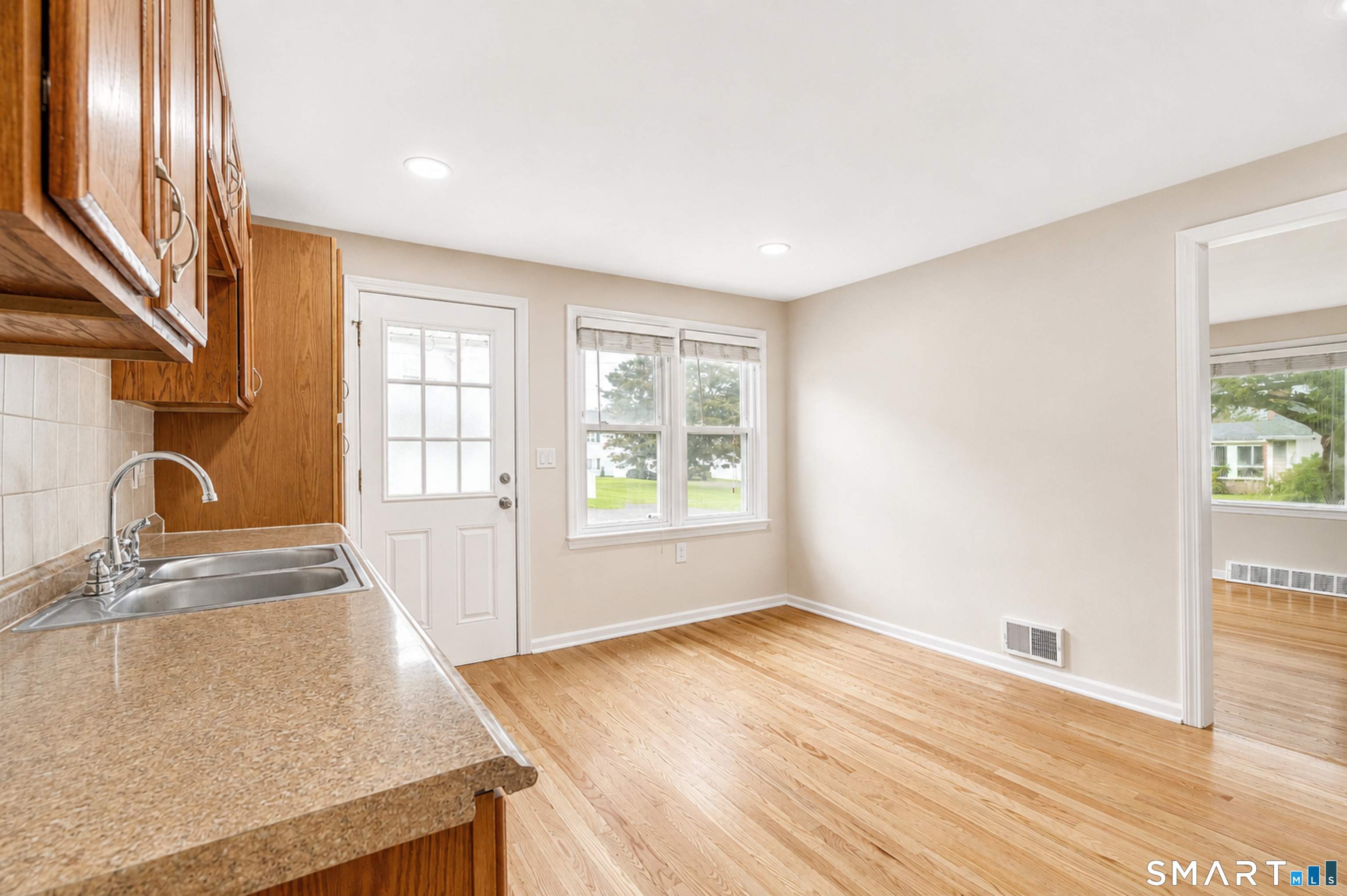 216 Country Road Fairfield CT 06824