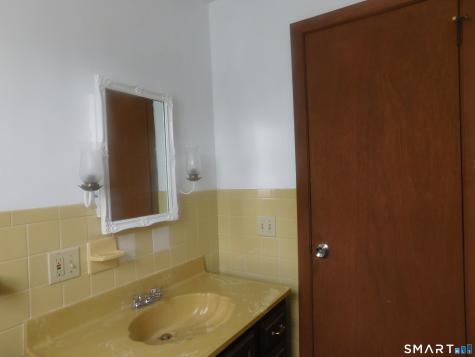 5 Larson Drive North Haven CT 06473