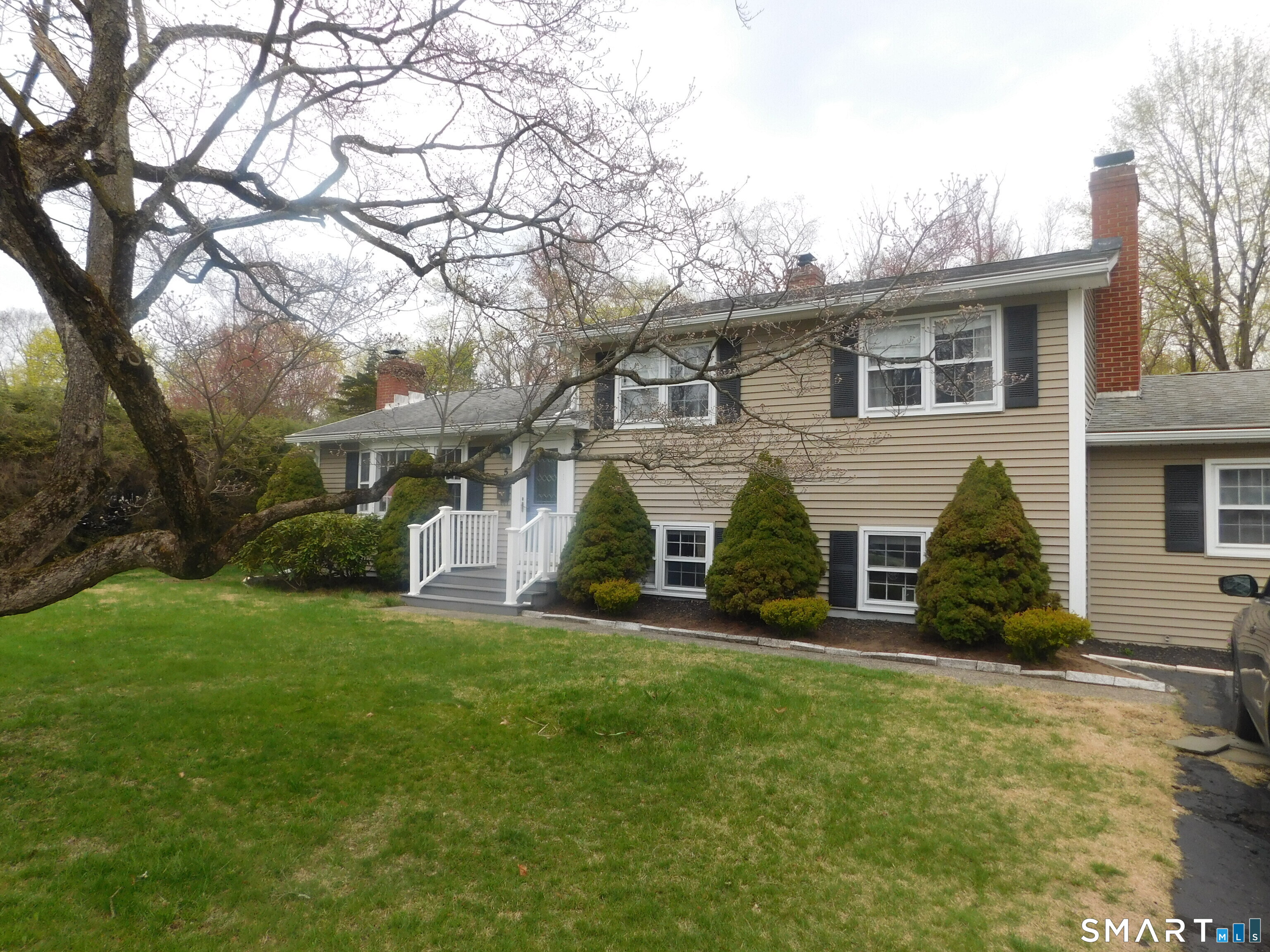 5 Larson Drive North Haven CT 06473