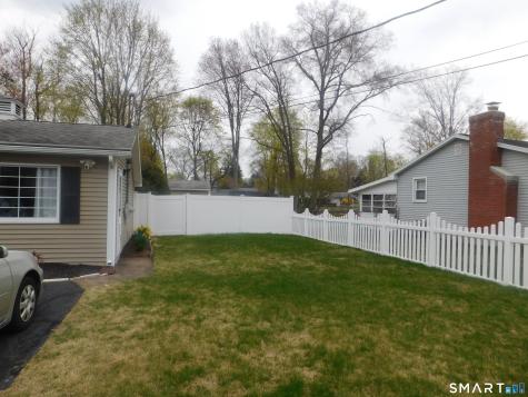5 Larson Drive North Haven CT 06473