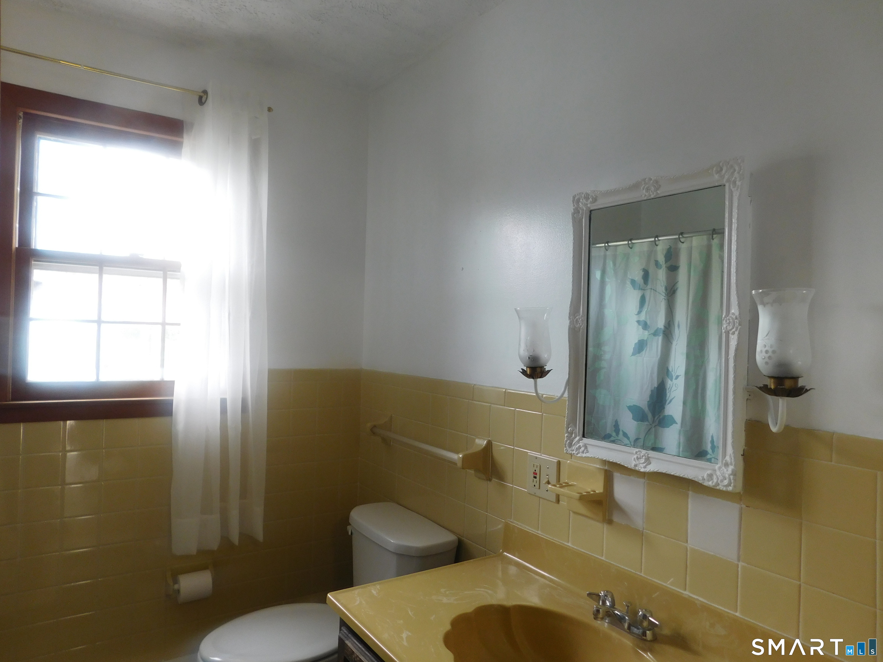 5 Larson Drive North Haven CT 06473