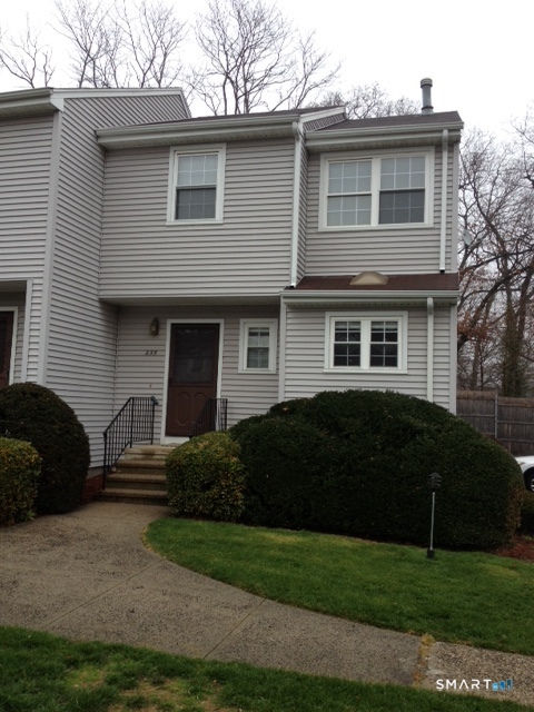 235 Red Oak Lane Bridgeport CT 06606