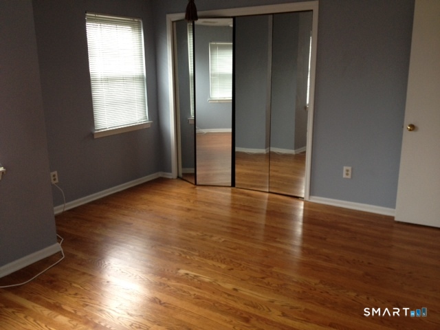 235 Red Oak Lane Bridgeport CT 06606