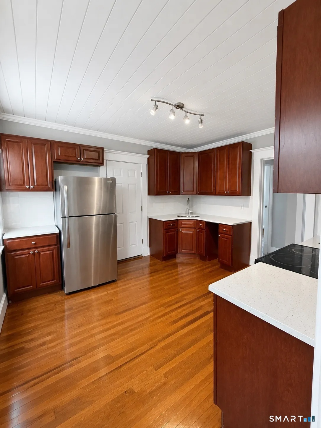 Hamden CT, 207 Helen Street, Unit 2nd Floor