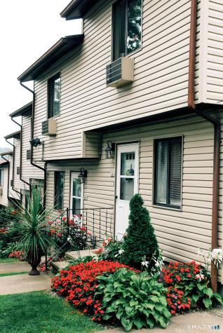 13 Santangelo Terrace Derby CT 06418