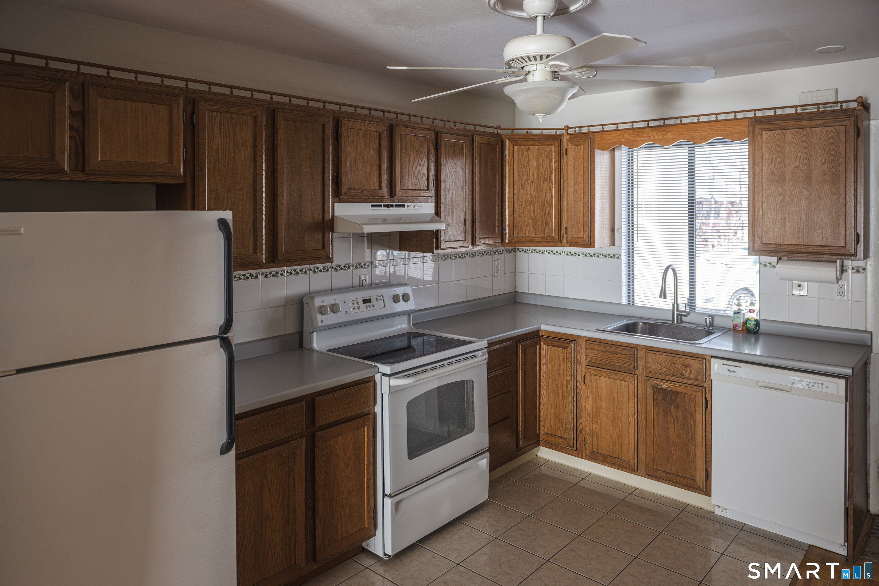 13 Santangelo Terrace Derby CT 06418