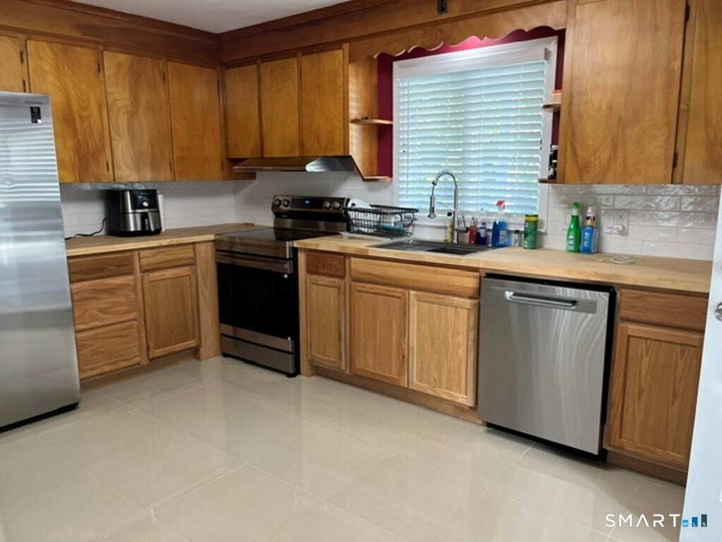 47 Hallock Street Waterbury CT 06706