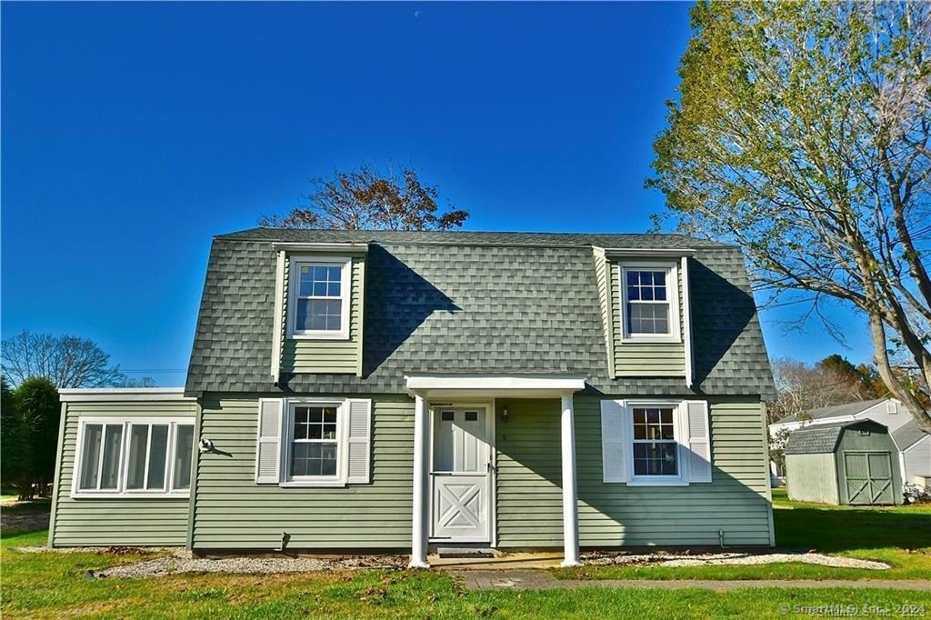 5 Meriden Road Old Lyme CT 06371