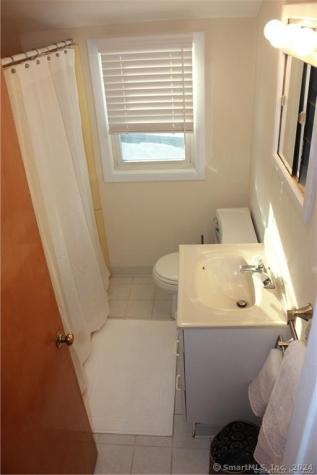 5 Meriden Road Old Lyme CT 06371