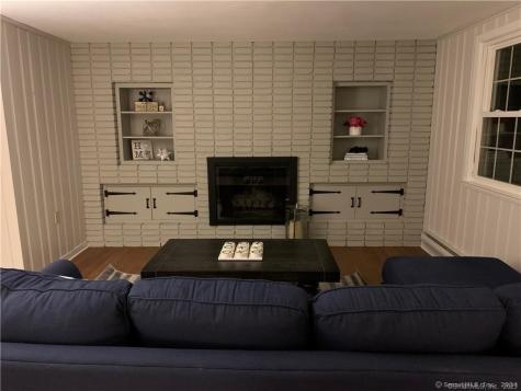 5 Meriden Road Old Lyme CT 06371