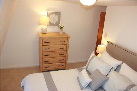 5 Meriden Road Old Lyme CT 06371