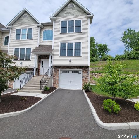 19 Oak Meadows Drive Brookfield CT 06804