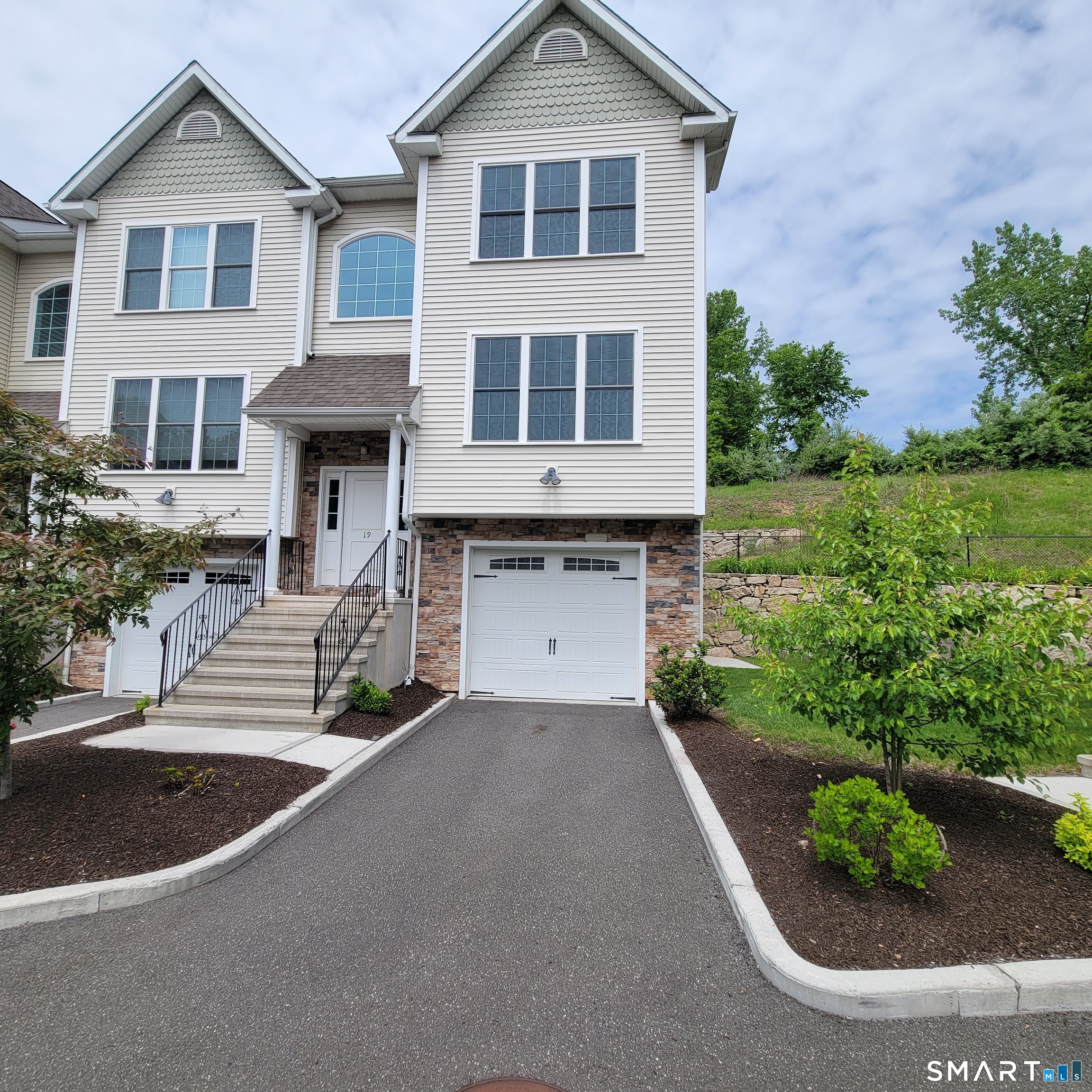 19 Oak Meadows Drive Brookfield CT 06804