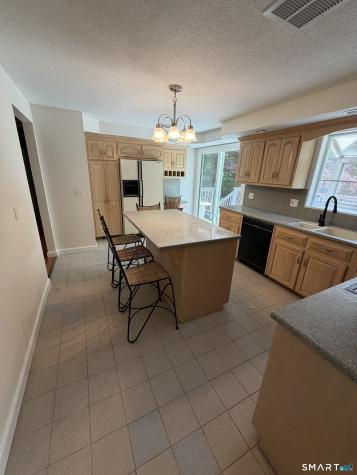 60 Mohegan Trail South Windsor CT 06074