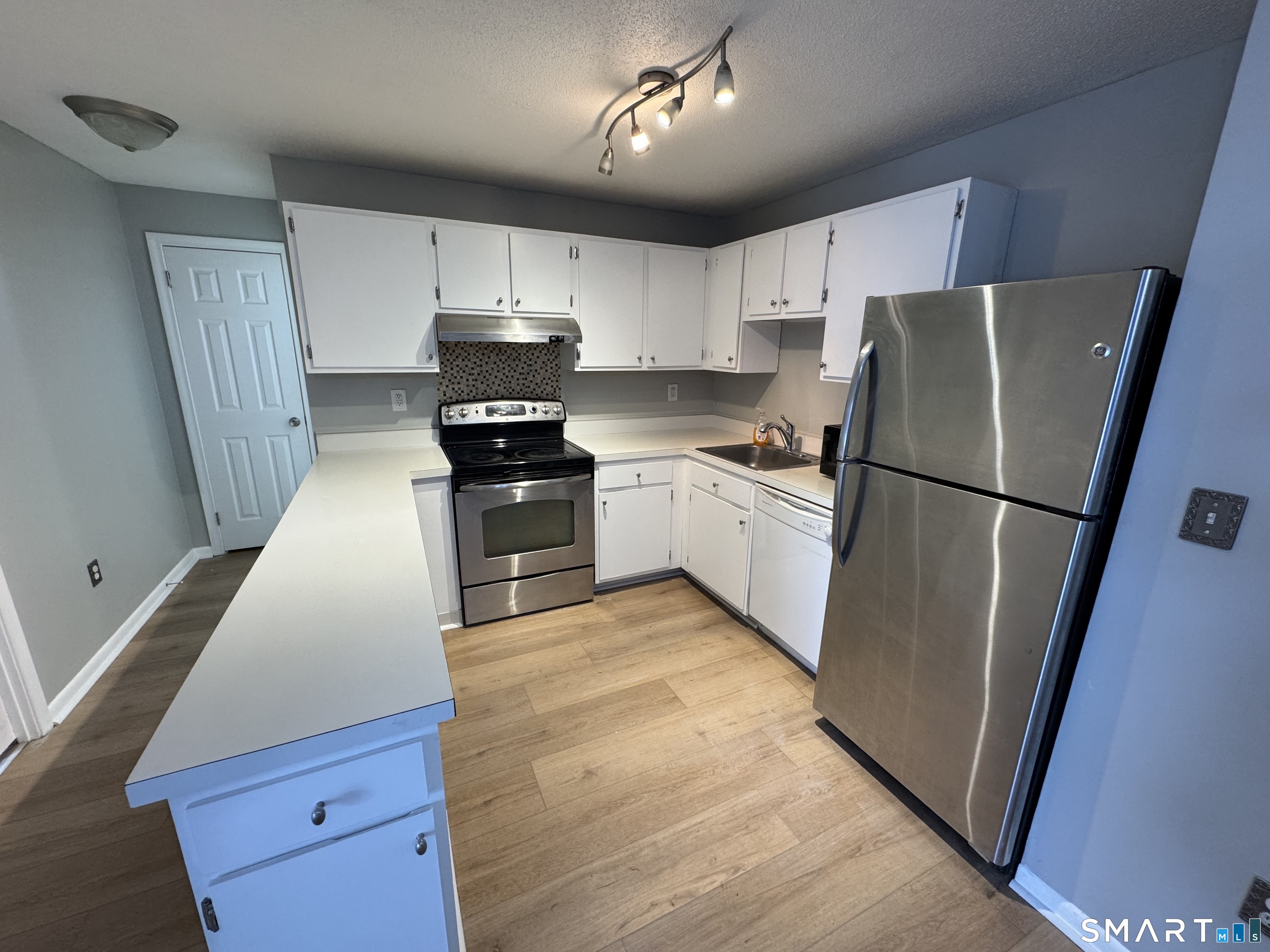 2202 Harbor View Drive Rocky Hill CT 06067