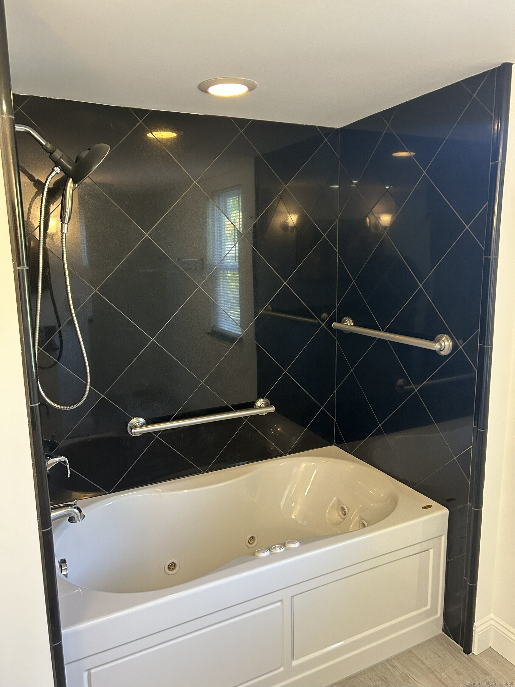 36 Church Lane East Lyme CT 06333