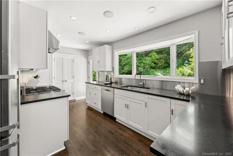 117 Tobys Lane New Canaan CT 06840