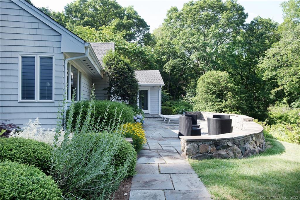 117 Tobys Lane New Canaan CT 06840