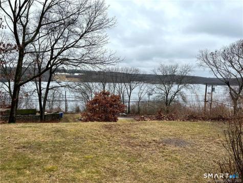 30 Fulton Drive Groton CT 06340