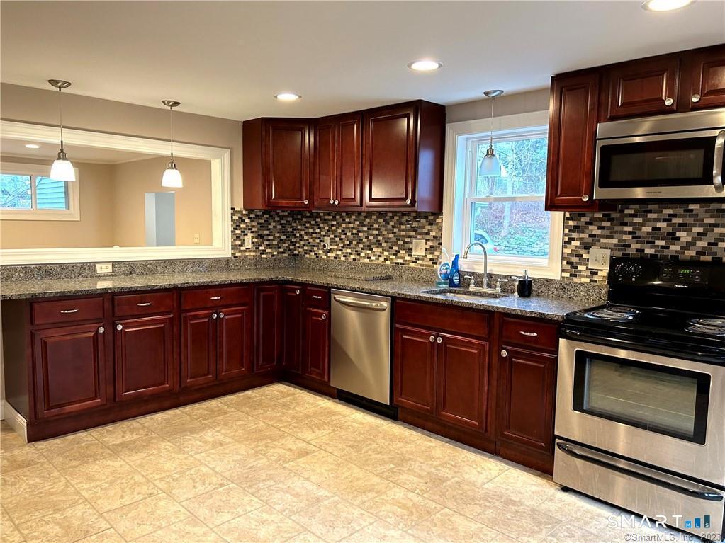 30 Fulton Drive Groton CT 06340