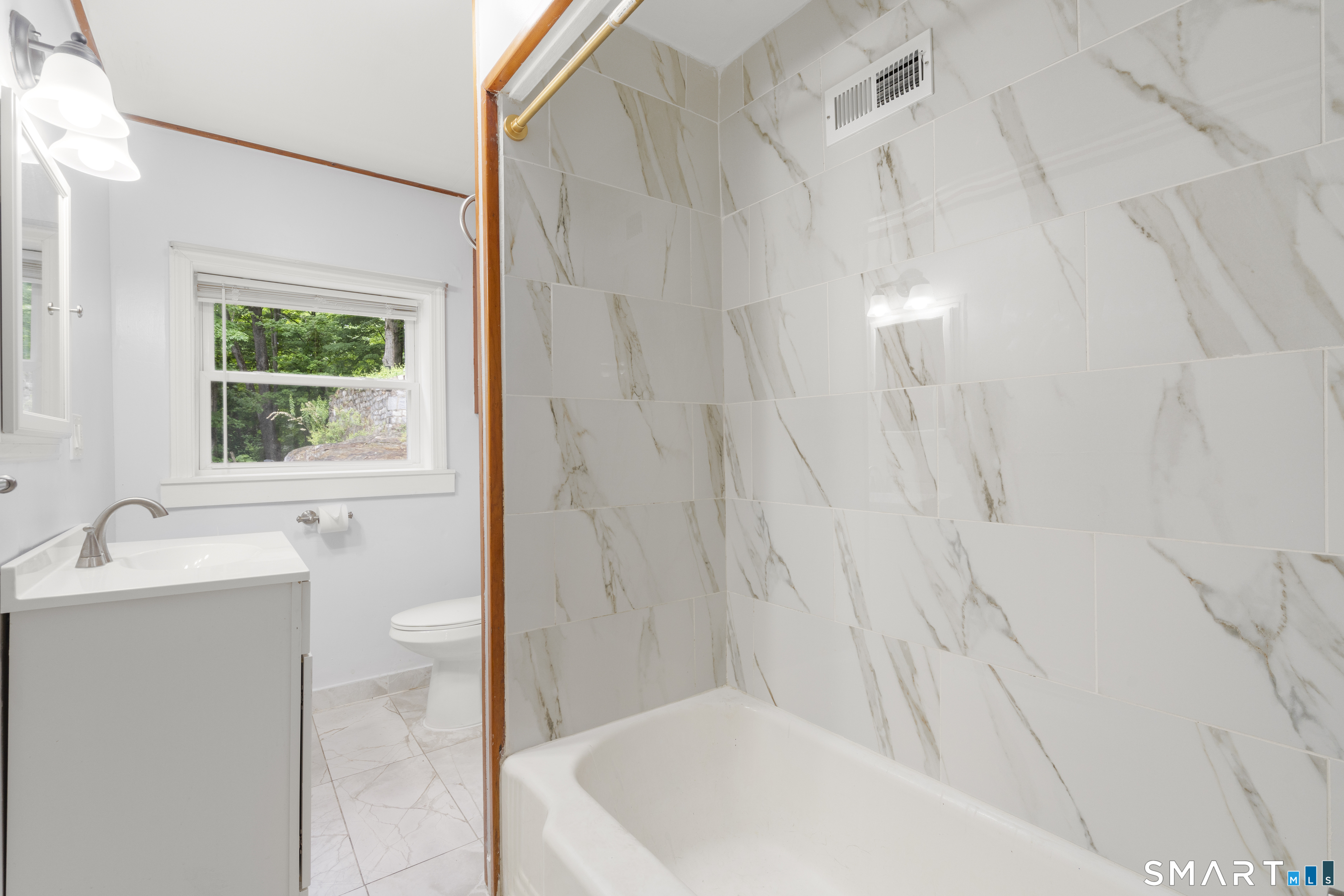 399 Hawthorne Avenue Derby CT 06418