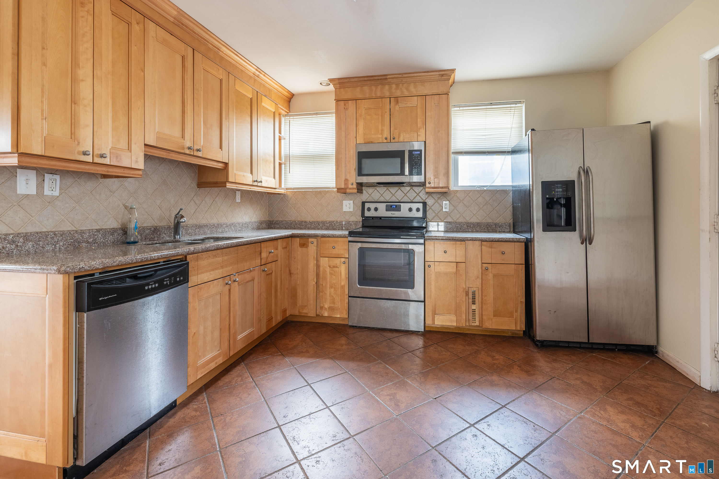 727 Brewster Street Bridgeport CT 06606