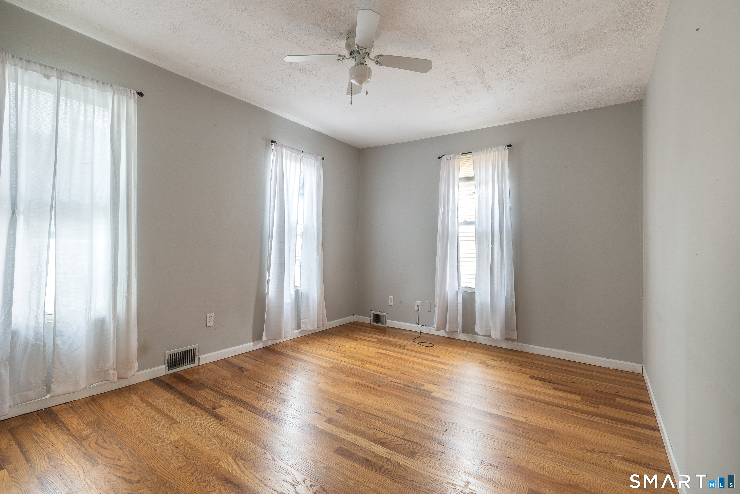 727 Brewster Street Bridgeport CT 06606