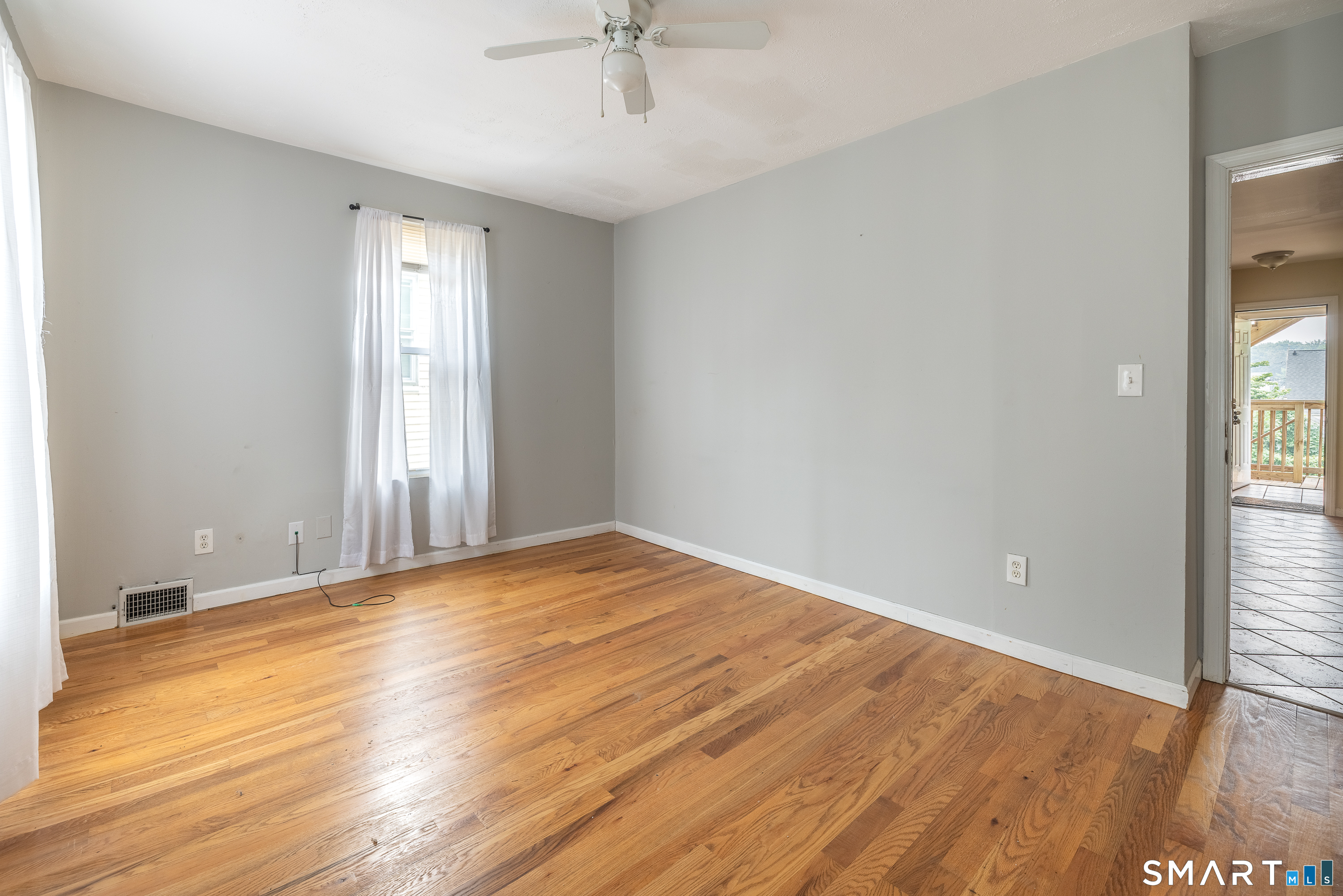 727 Brewster Street Bridgeport CT 06606