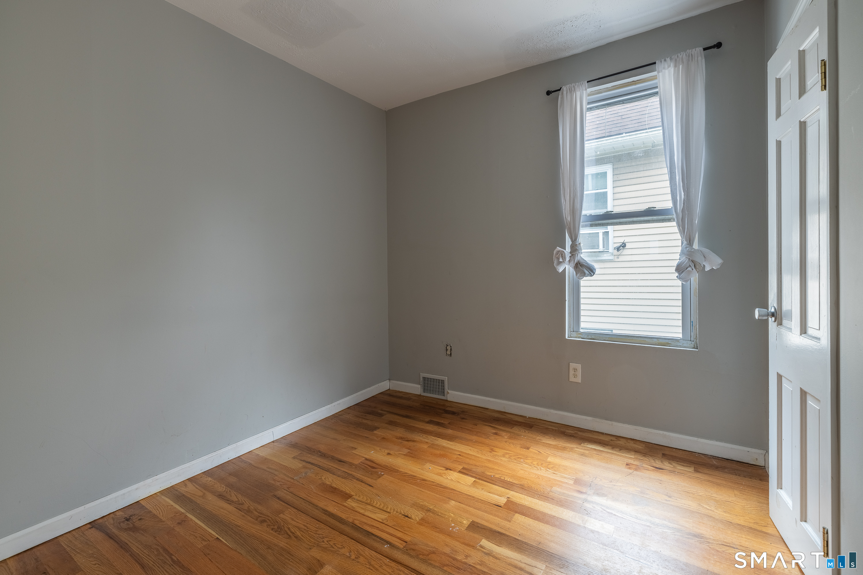 727 Brewster Street Bridgeport CT 06606