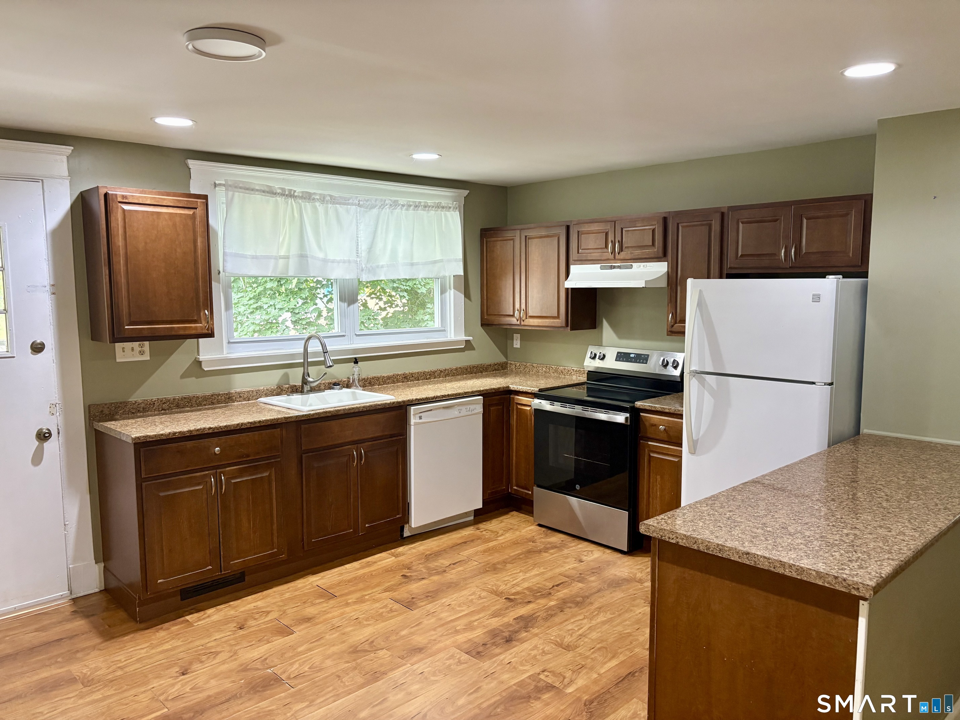 565 Sylvan Avenue Waterbury CT 06706