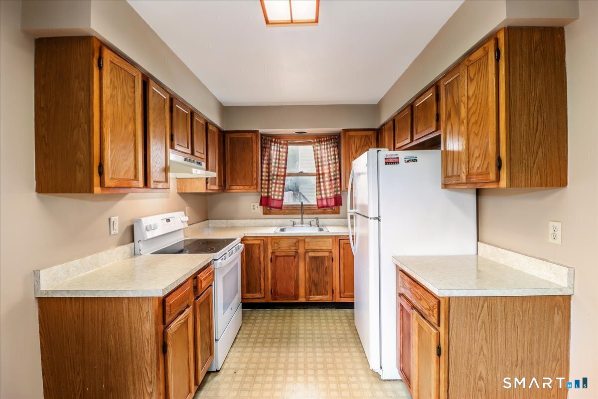 28 Middle Street New Milford CT 06776