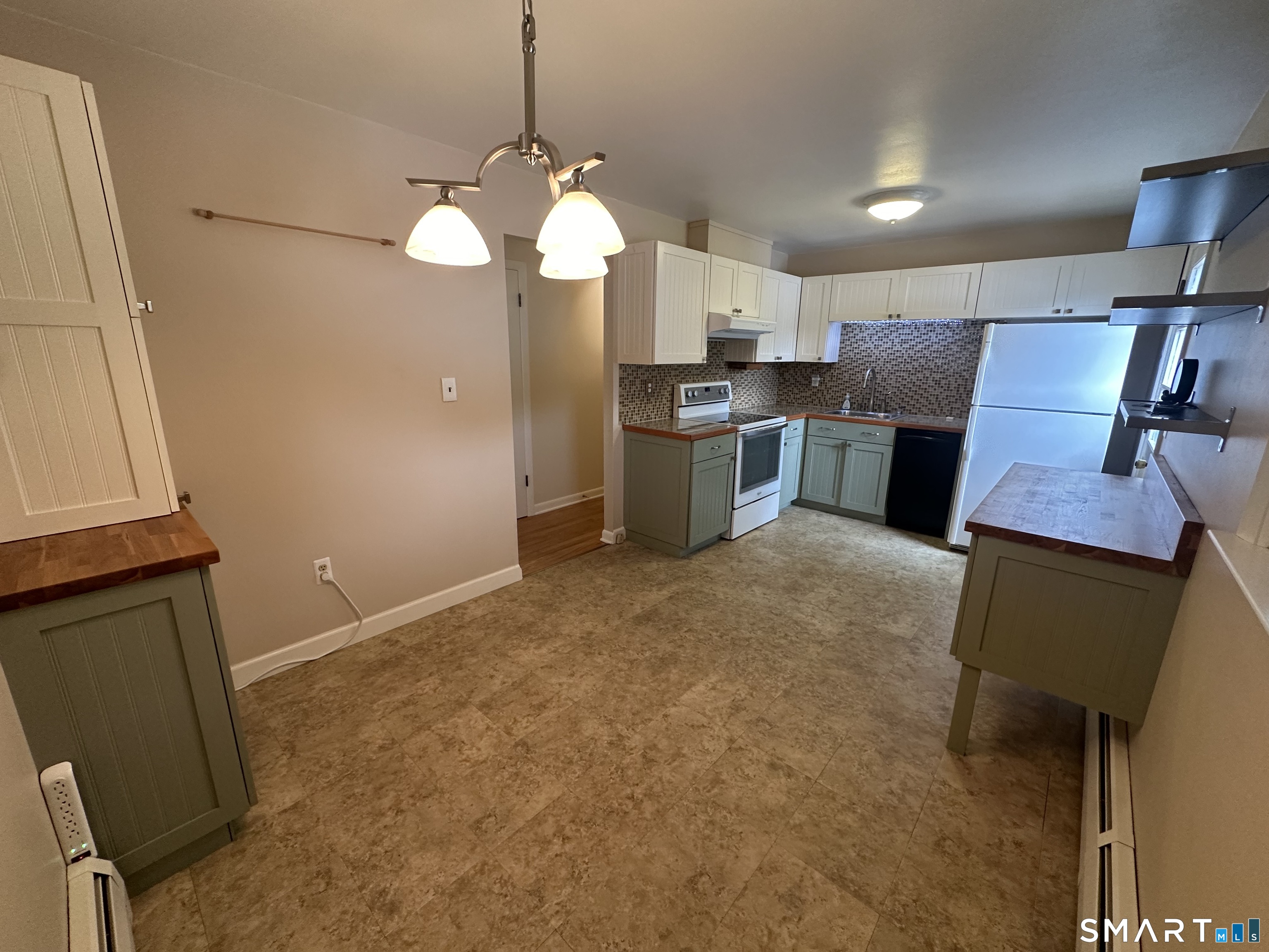 18 Manchester Avenue Waterbury CT 06705