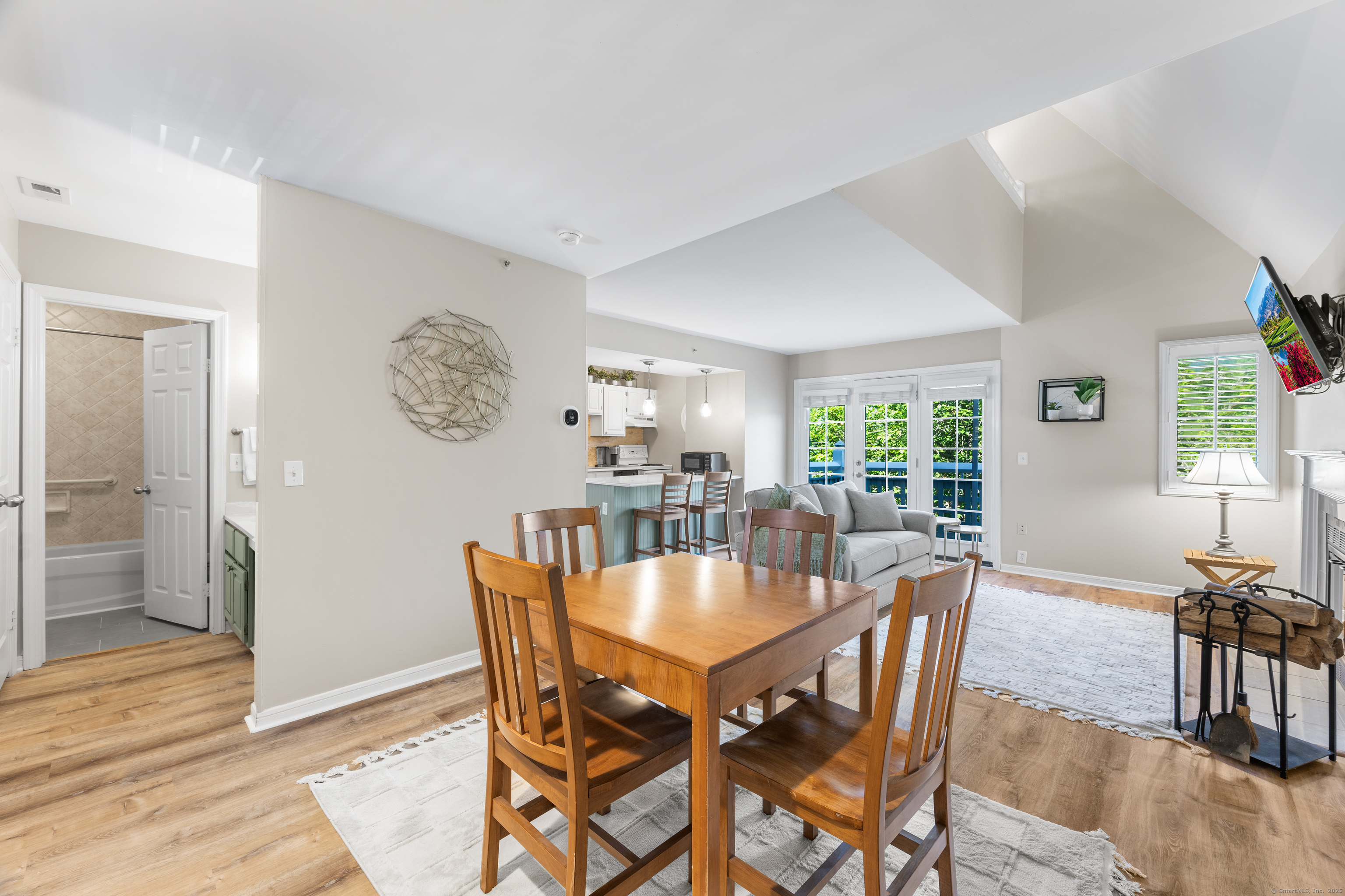 2124 Old Pond Lane Norwich CT 06360