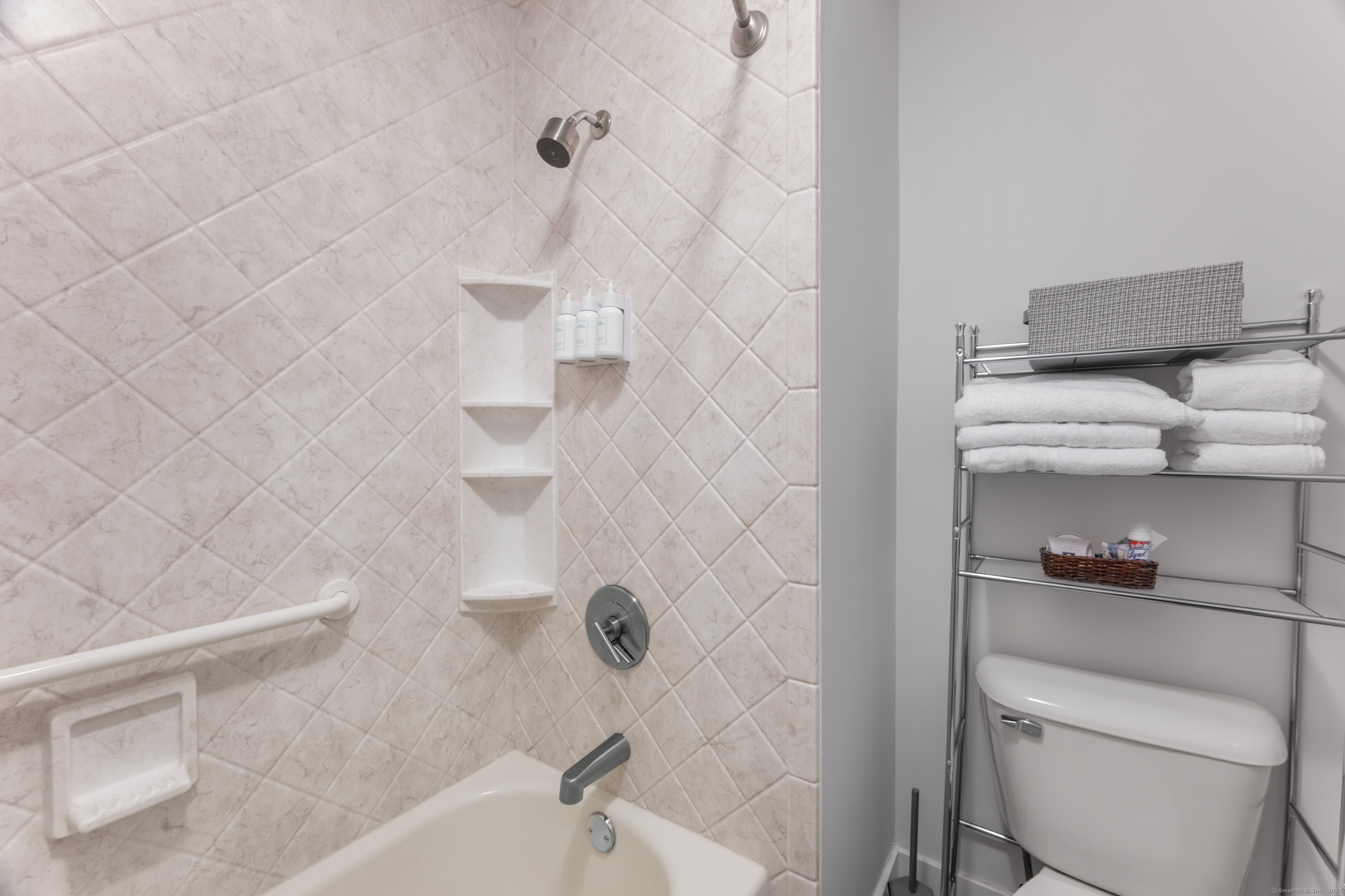 2124 Old Pond Lane Norwich CT 06360