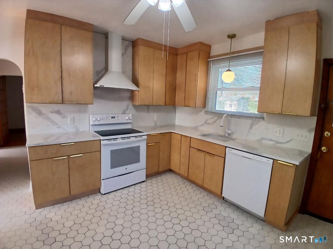 16 Church Street East Haven CT 06512