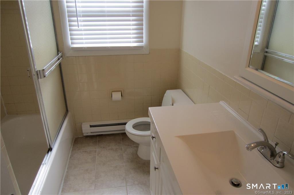 26 Elmview Circle Waterbury CT 06708