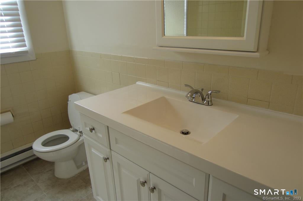 26 Elmview Circle Waterbury CT 06708