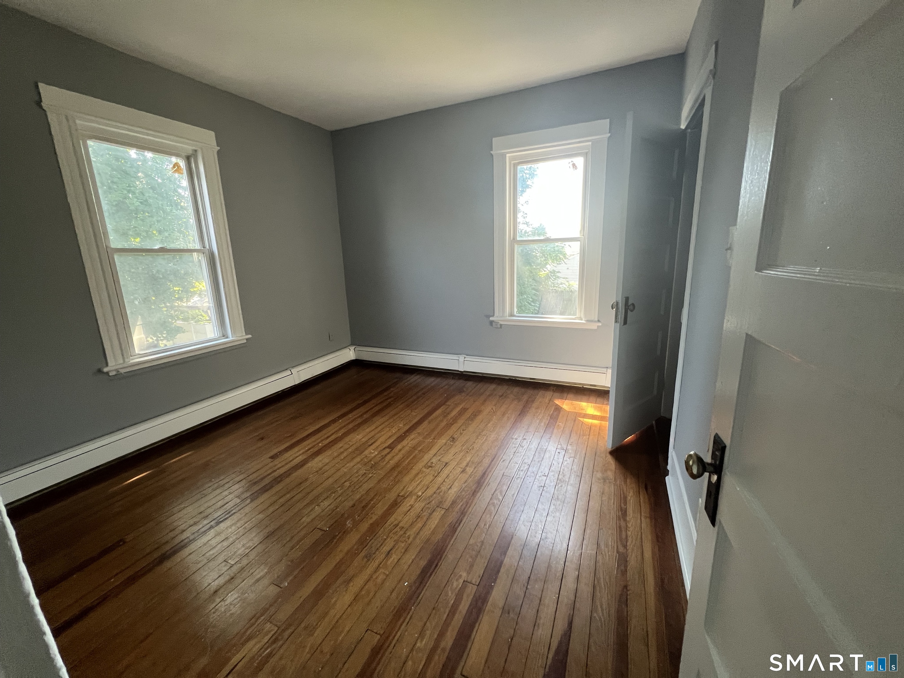 31-33 Hillhouse Avenue Bridgeport CT 06606