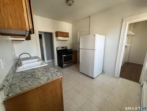 31-33 Hillhouse Avenue Bridgeport CT 06606