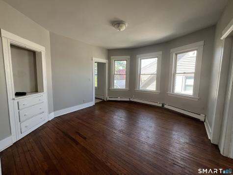 31-33 Hillhouse Avenue Bridgeport CT 06606