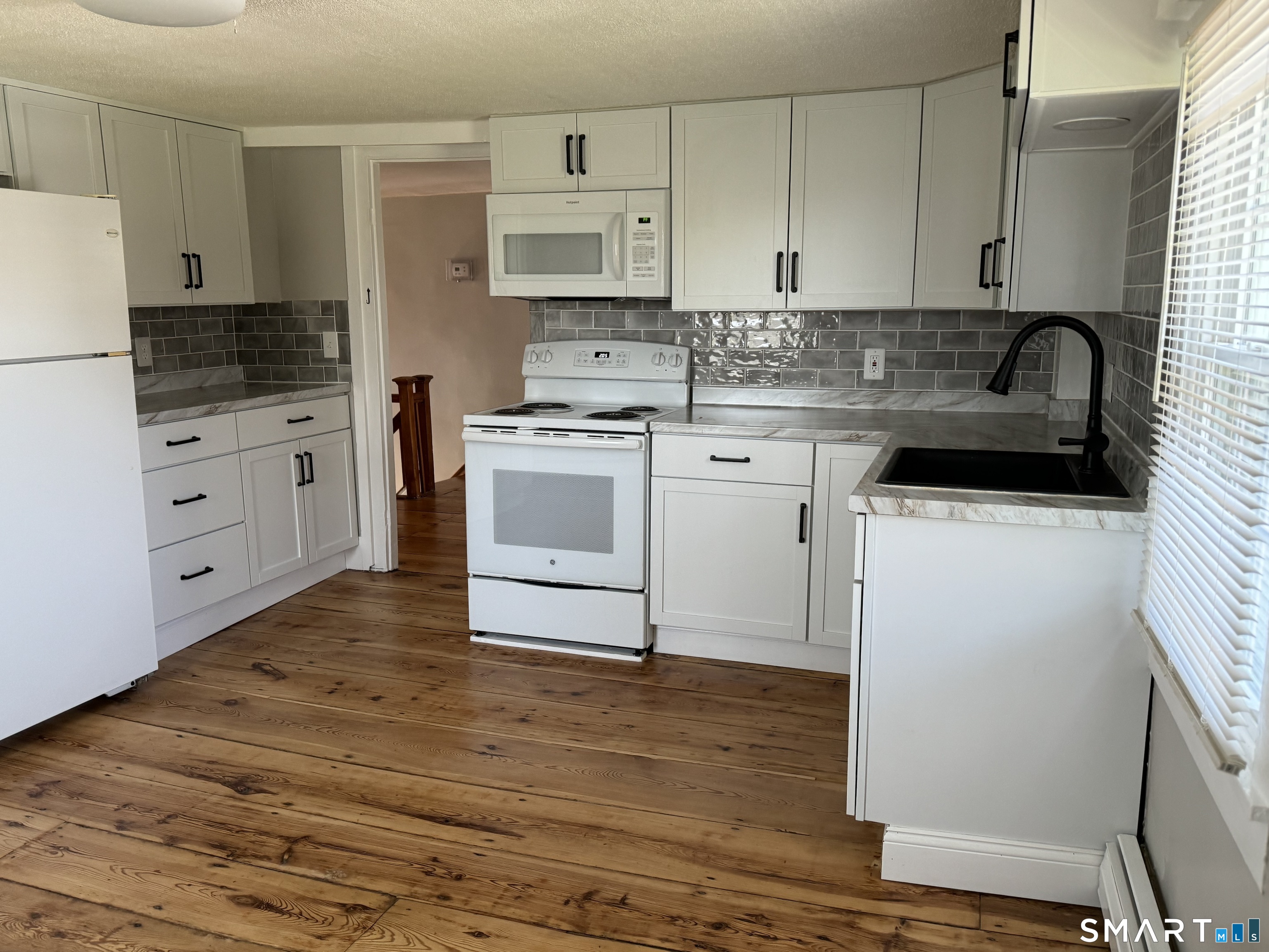 8 Alto Road Burlington CT 06013
