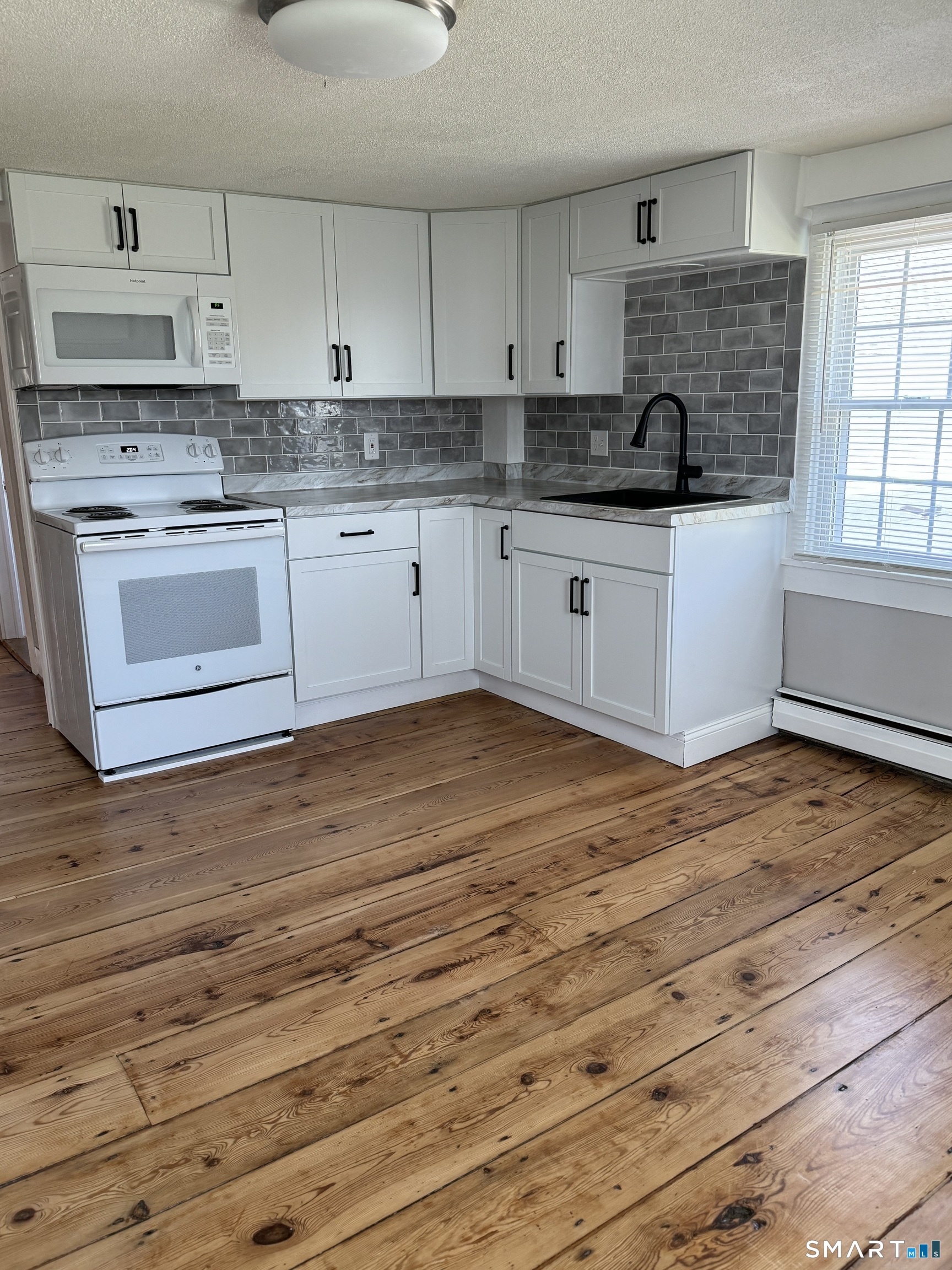 8 Alto Road Burlington CT 06013