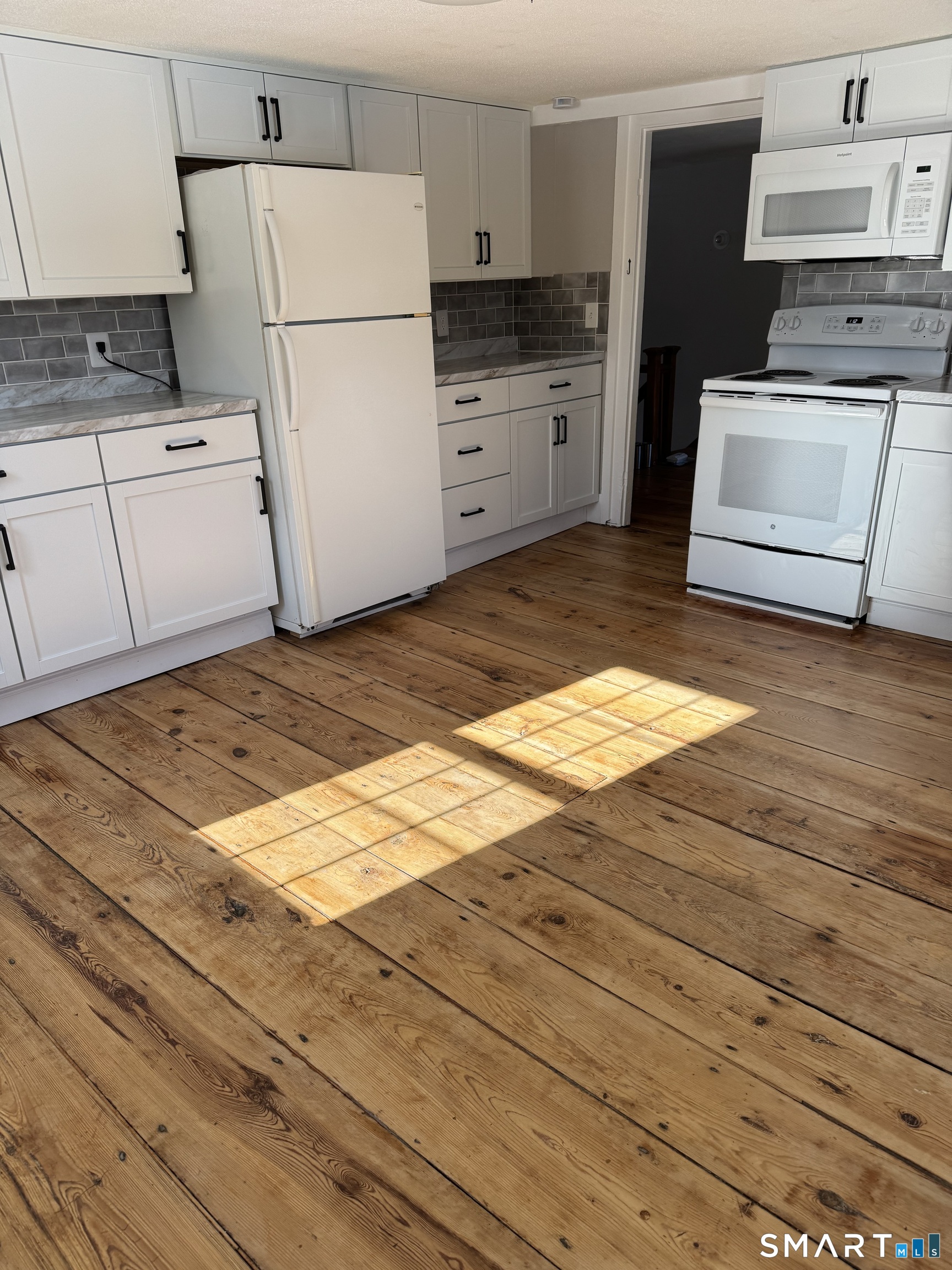 8 Alto Road Burlington CT 06013