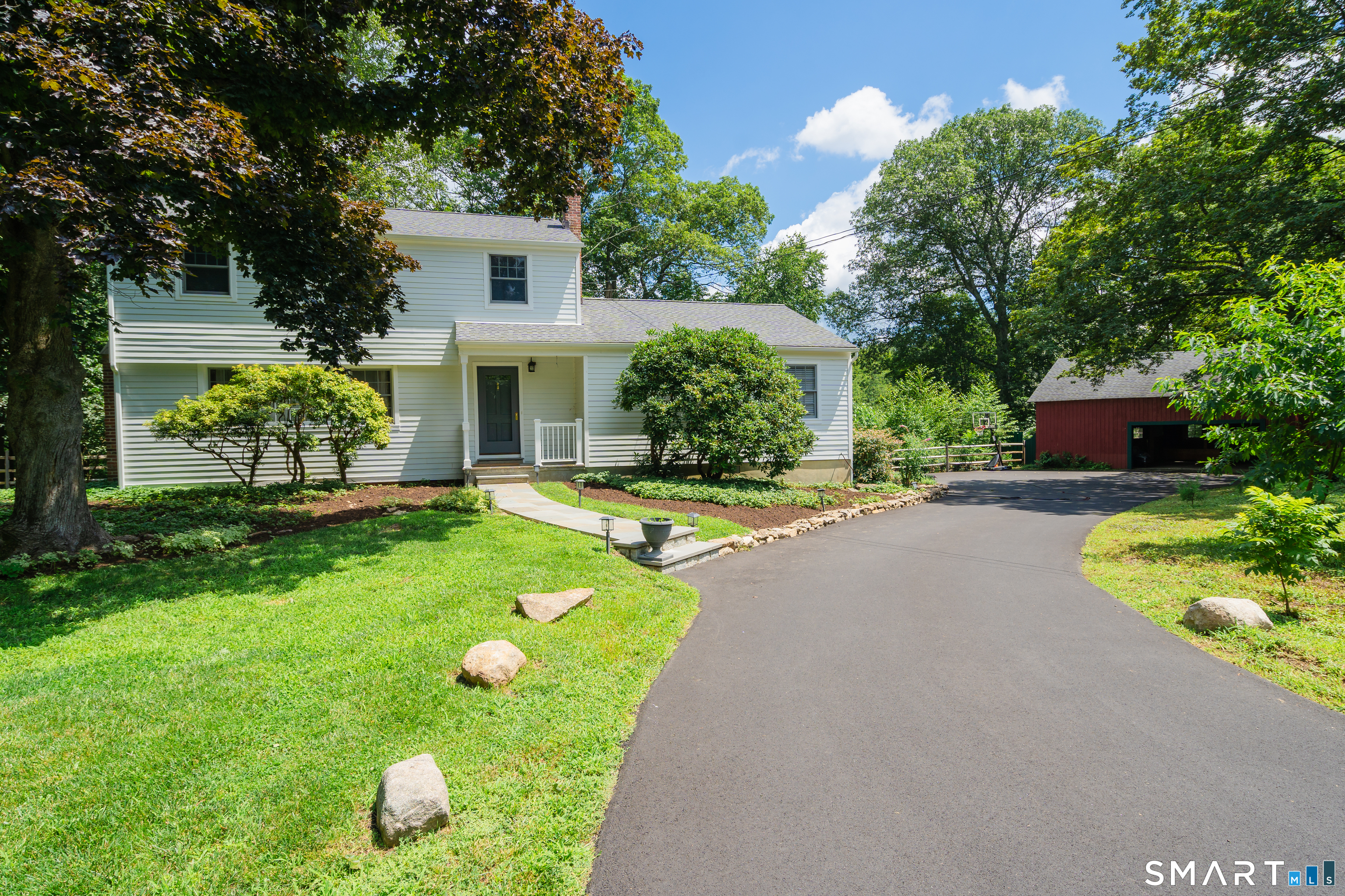 1005 Smith Ridge Road New Canaan CT 06840