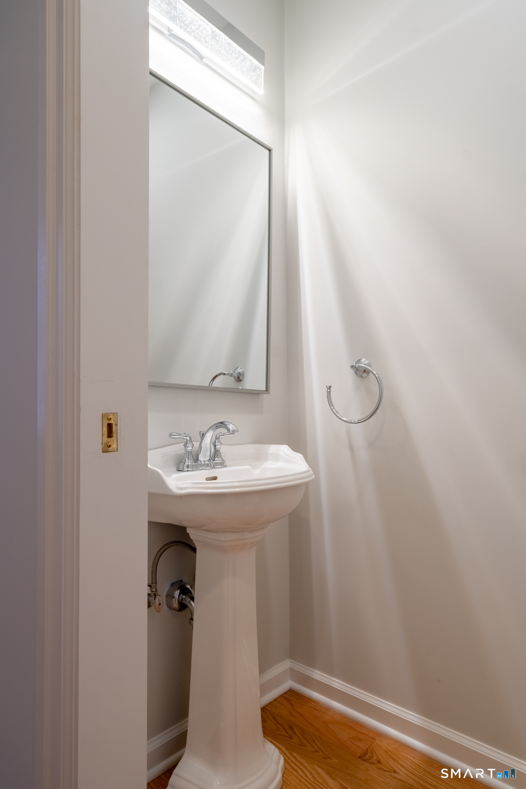1005 Smith Ridge Road New Canaan CT 06840