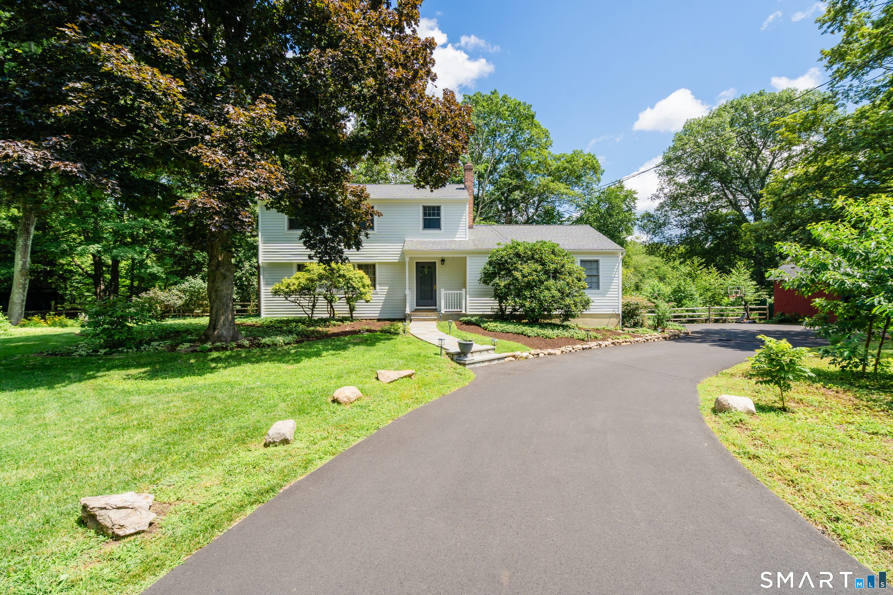 1005 Smith Ridge Road New Canaan CT 06840
