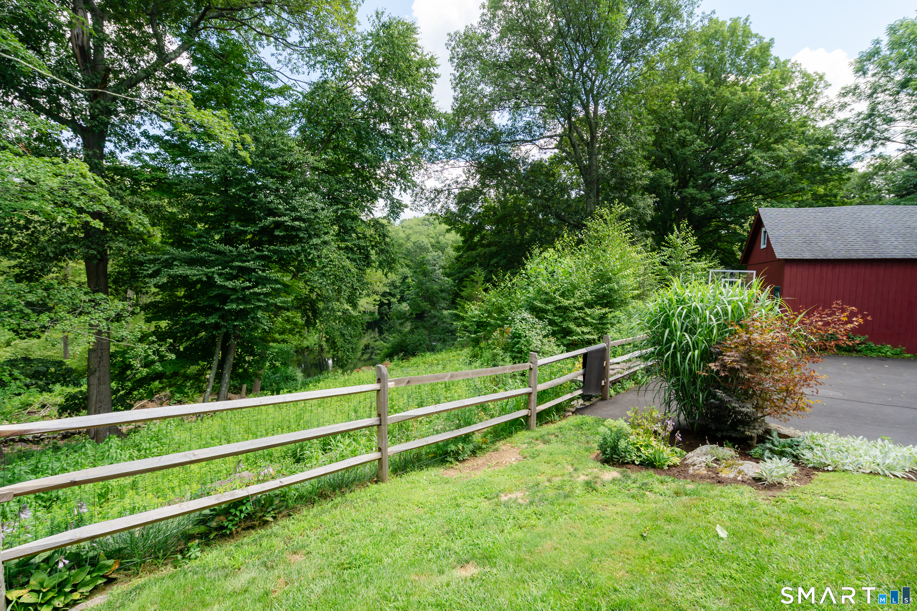 1005 Smith Ridge Road New Canaan CT 06840