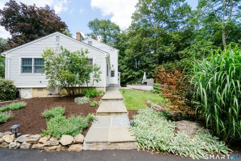 1005 Smith Ridge Road New Canaan CT 06840