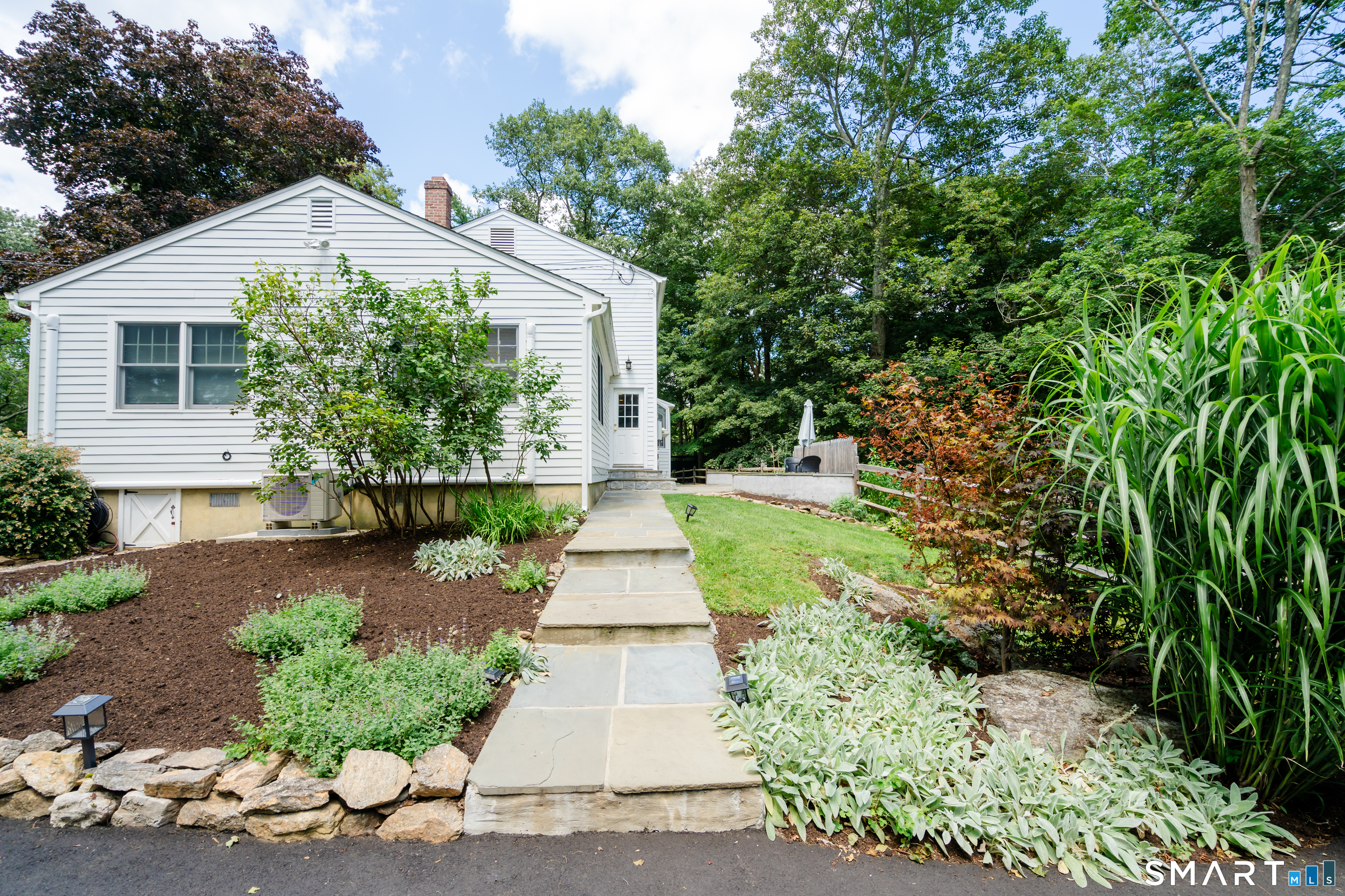 1005 Smith Ridge Road New Canaan CT 06840