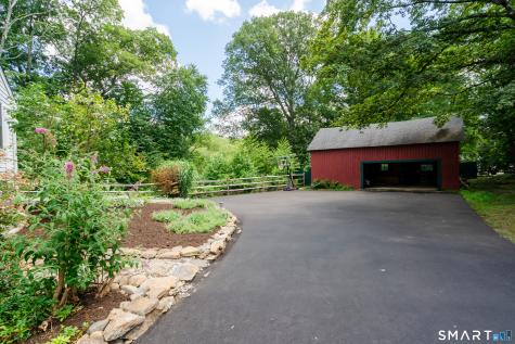1005 Smith Ridge Road New Canaan CT 06840